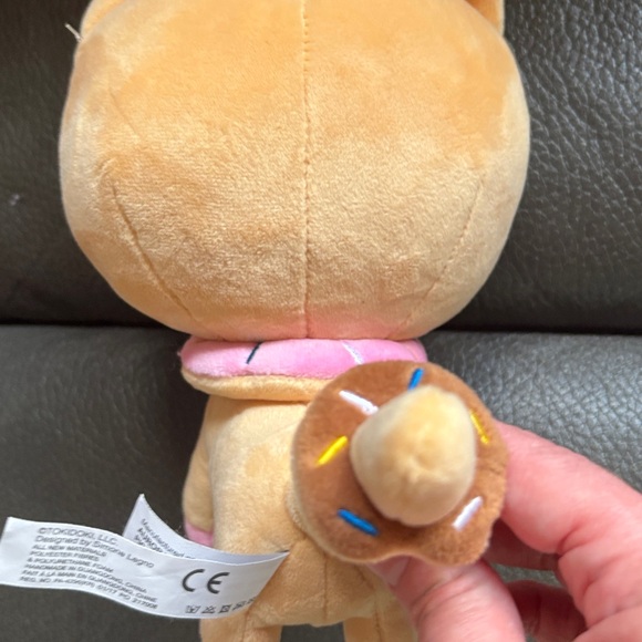 Tokidoki Donutella tan stuffed kittt with sprinkles - Picture 5 of 6